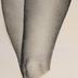 Jambes de femme et têtes d'enfants